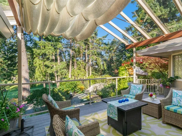 3720 Dolphin Dr, Nanaimo, BC V9P 9H1