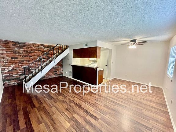 2nd image of 2946 Winfield Ave