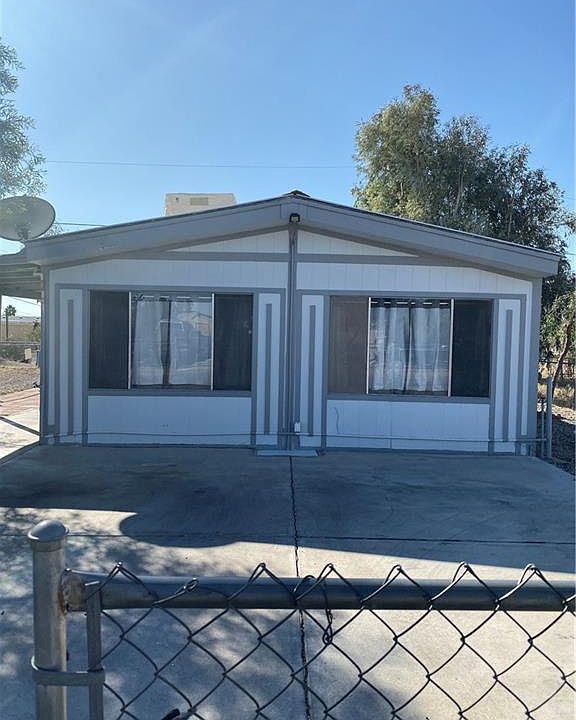 1st image of 614 Silver Ln