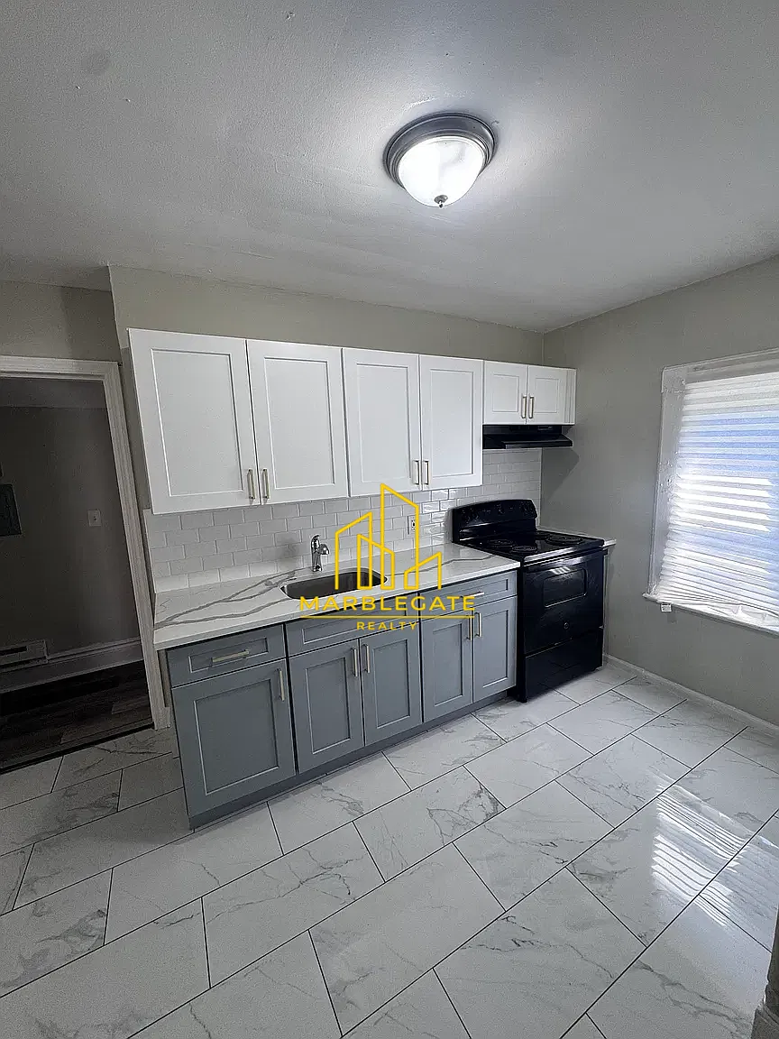 1 bed, 1.5 bath, 650 sqft, $1,650 — Photo 1