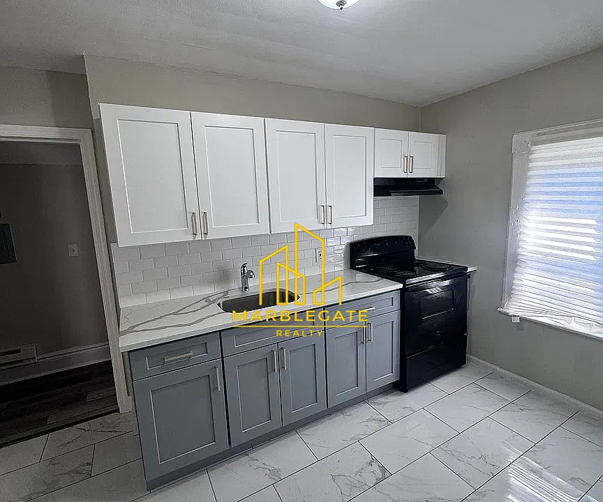 1st image of 10 Columbia Ave #33