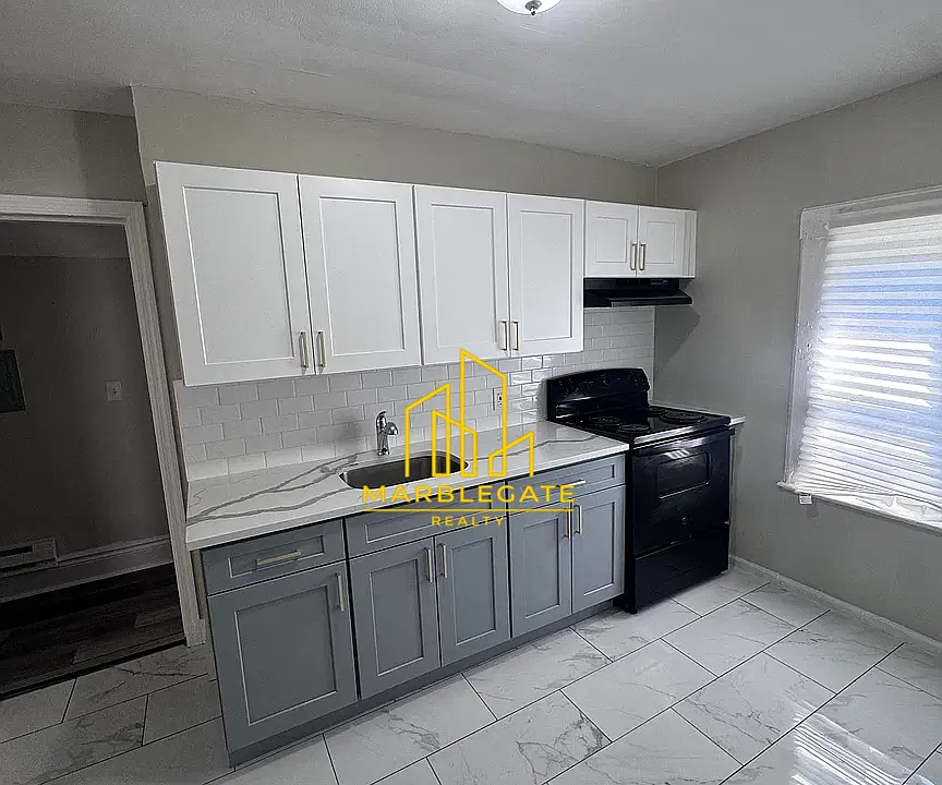 10 Columbia Ave #33