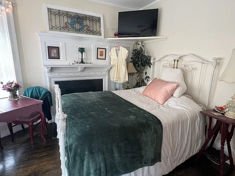 37 Bay State Rd #5B — Photo 4