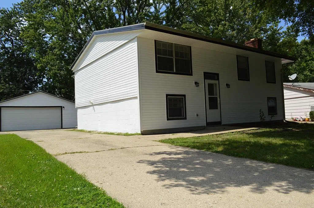 1809 Tam O Shanter Ct — Photo 3