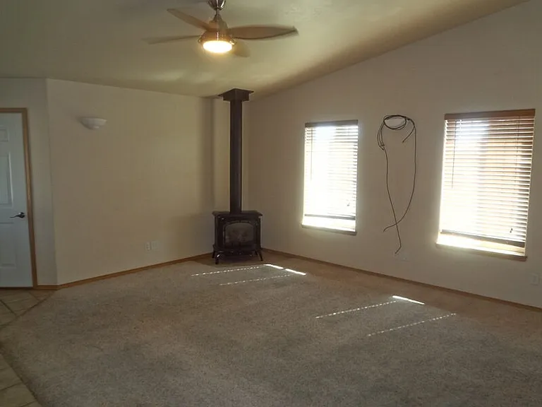 2834 Lincoln Ave — Photo 4