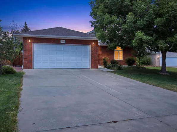 2636 Pheasant Dr, Longmont, CO 80503