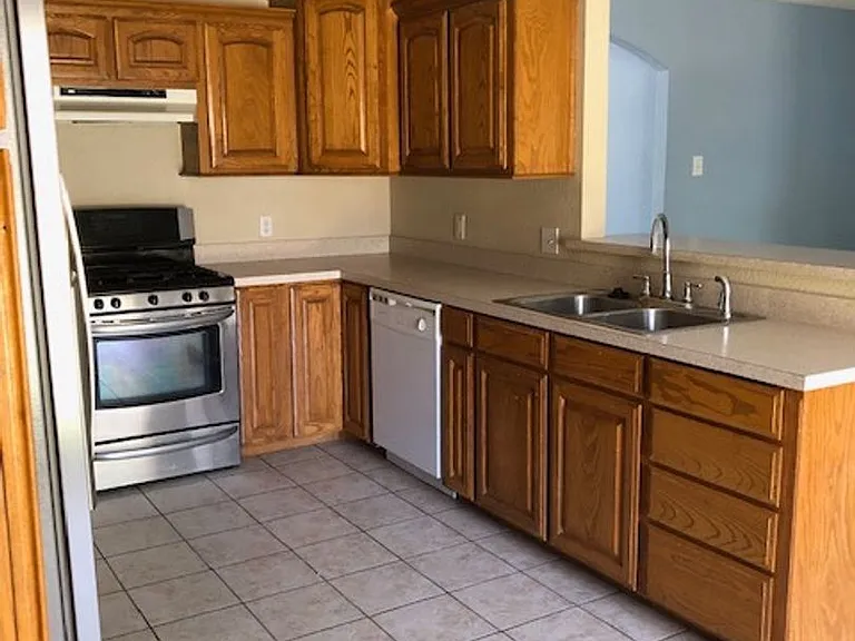 1334 Glenwood Dr — Photo 8