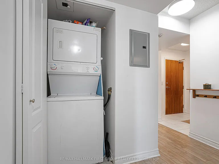 33 Elm Dr W #305 — Photo 5