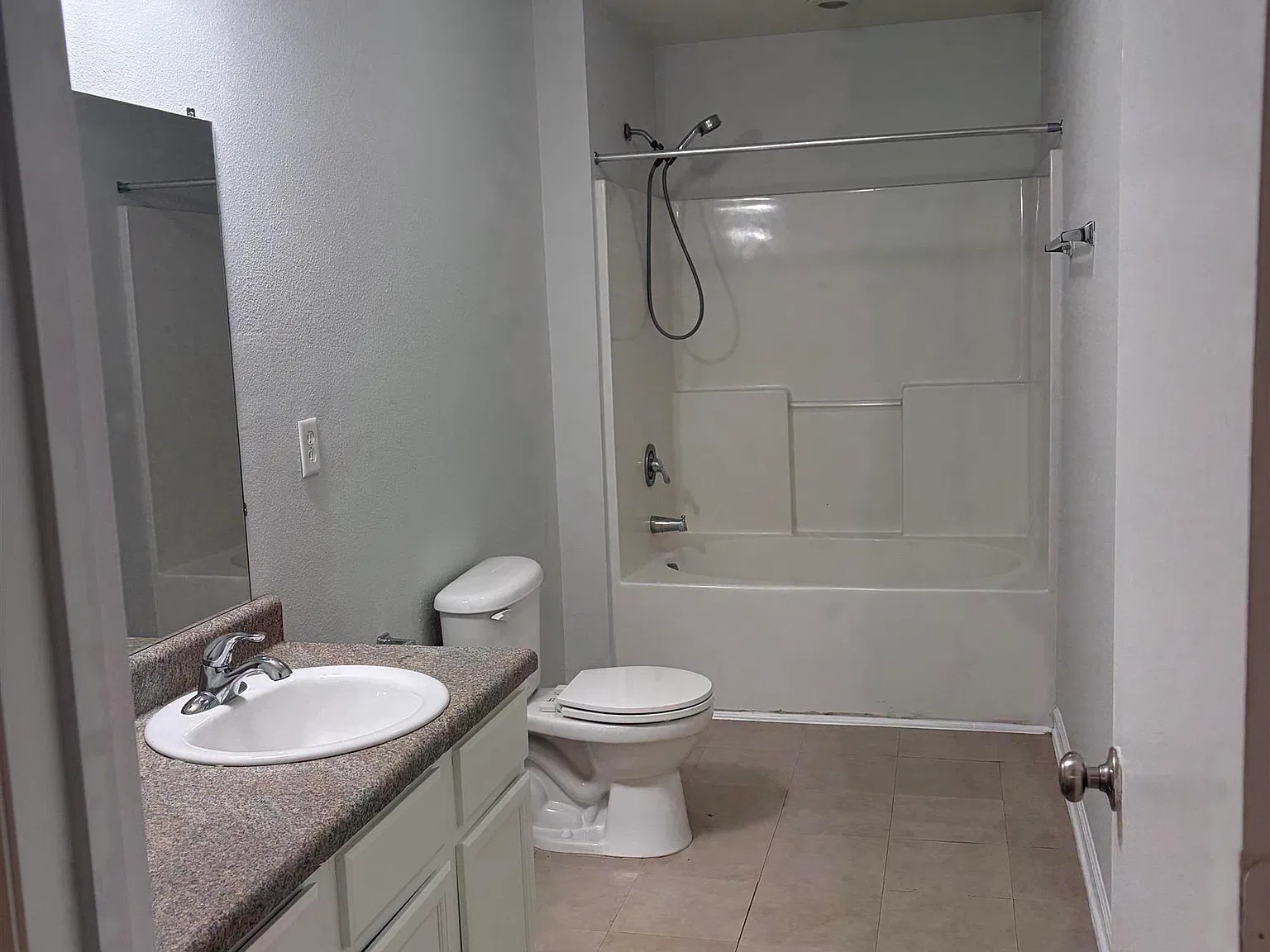 3 bed, 2.0 bath, 1454 sqft, $1,500 — Photo 4
