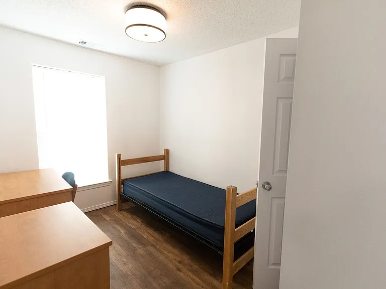 12220 Apache Avenue — Photo 35