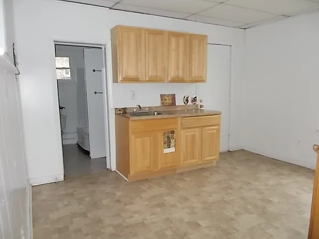 Studio, 1.0 bath, $999 — Photo 3
