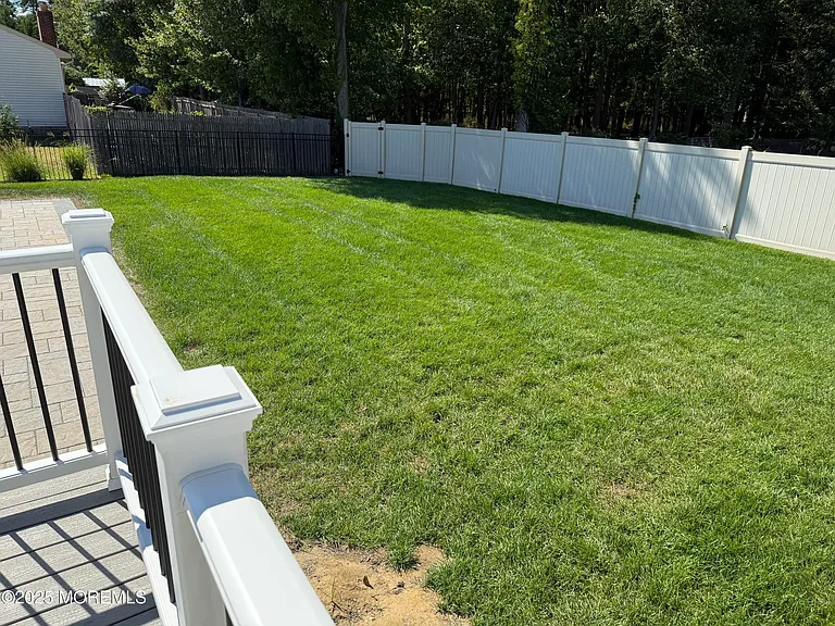 484 Branchport Ave — Photo 17