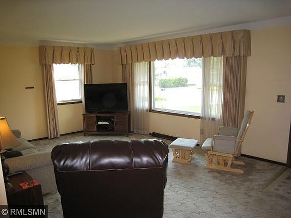 3rd image of 8013 Van Buren St NE