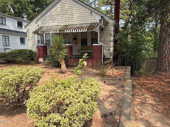 3rd image of 1303 Lincoln St