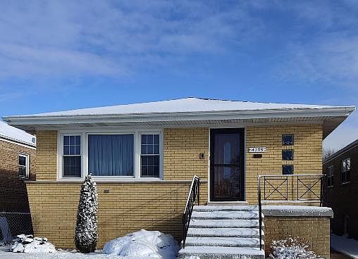 2nd image of 4135 Elmwood Ave