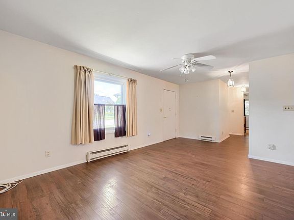 4th image of 523 Eckhart Dr