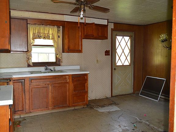 4th image of 14100 W Main St