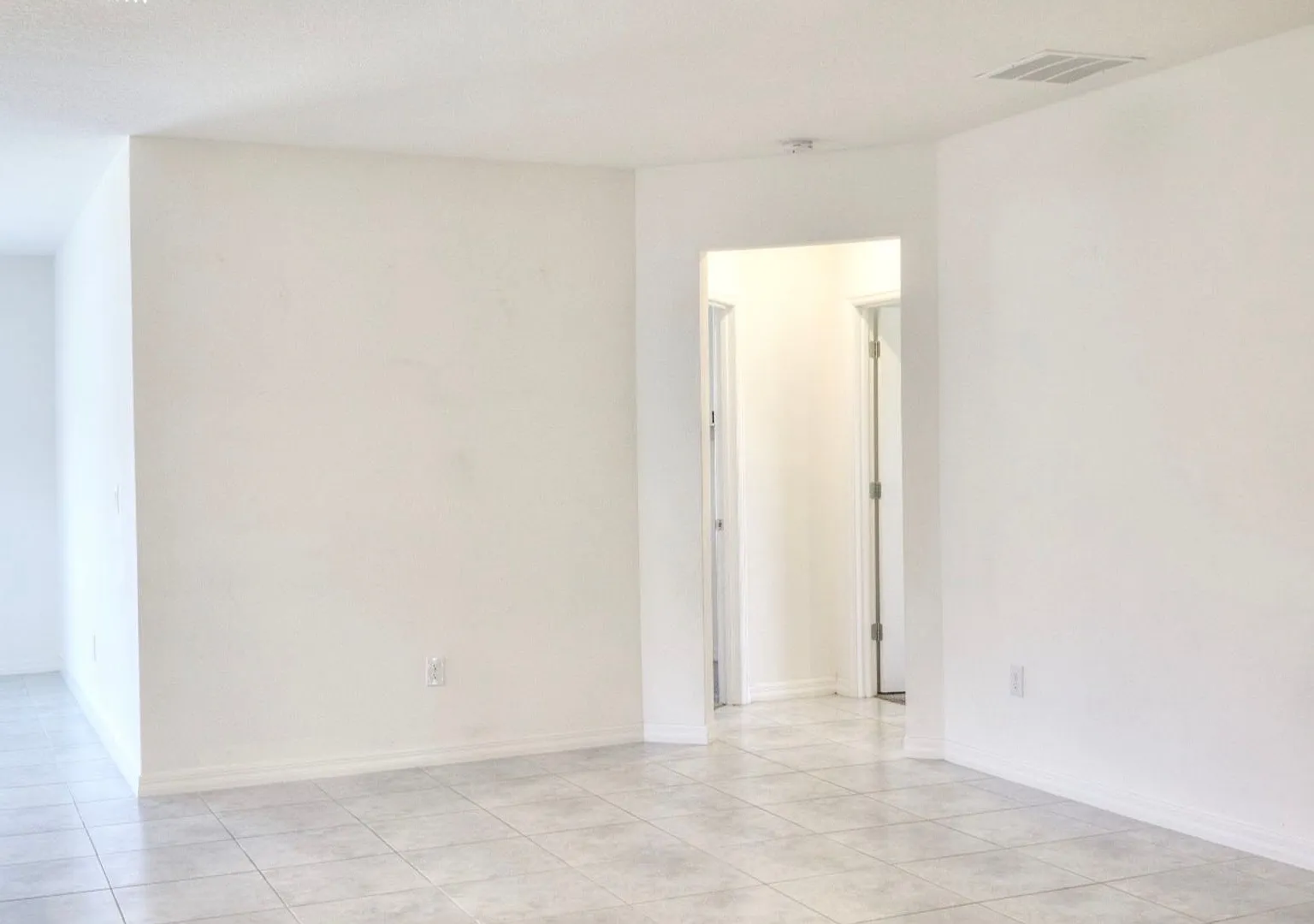 Beautiful 4-Bedroom, 2-Bath Home in Vero Lake Estates A True Gem! — Photo 3