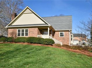 4217 Hollow Oak Ct, Winston Salem, NC 27104