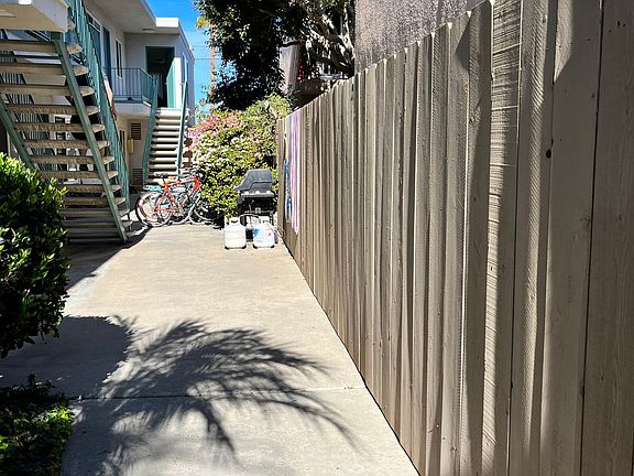 4th image of 4736 Point Loma Ave APT 8
