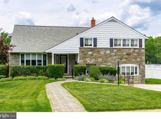 136 Cypress Dr, Broomall, PA 19008