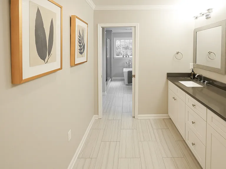 635 Harold Ave NE — Photo 15