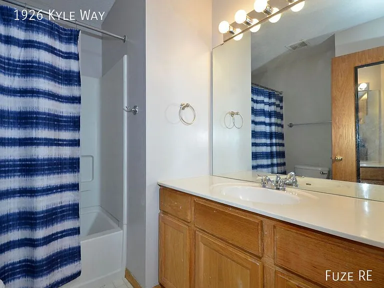 1926 Kyle Way — Photo 9