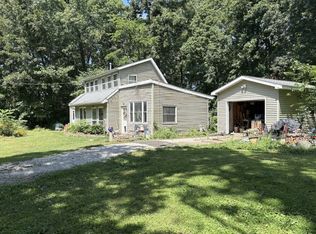 20315 Airtight Rd, Charleston, IL 61920