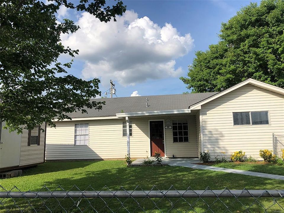 2nd image of 1667 Deatsville Hwy