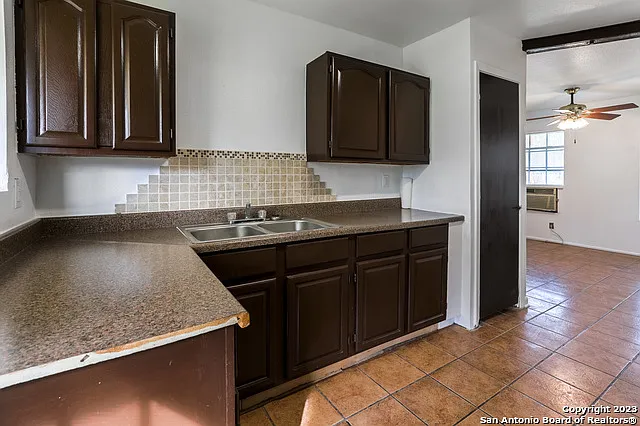 5434 Plumtree Dr — Photo 12