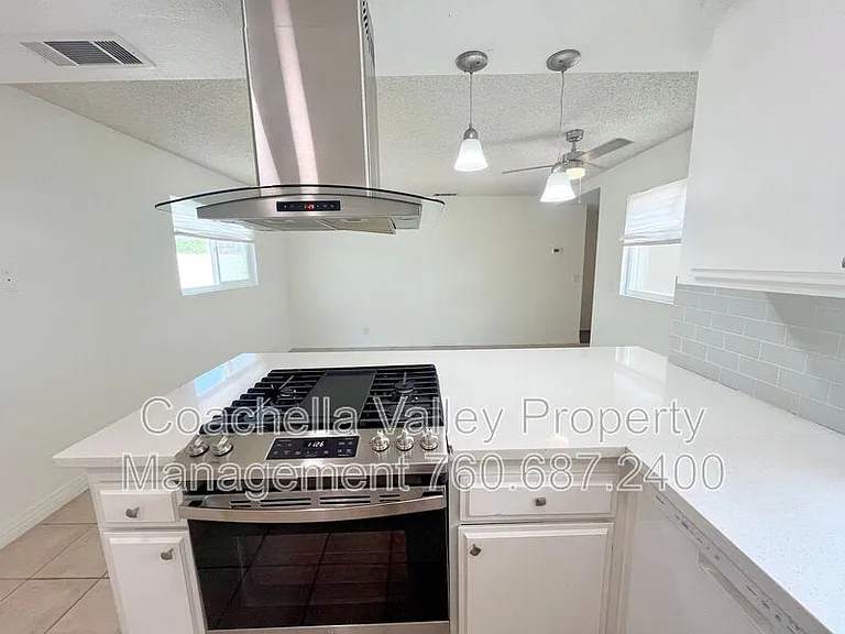 76716 New York Ave — Photo 14