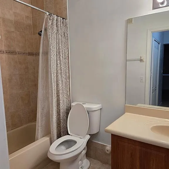 7060 NW 177th St #103 — Photo 15