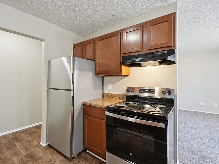 Rochester Square Apartments — Photo 36