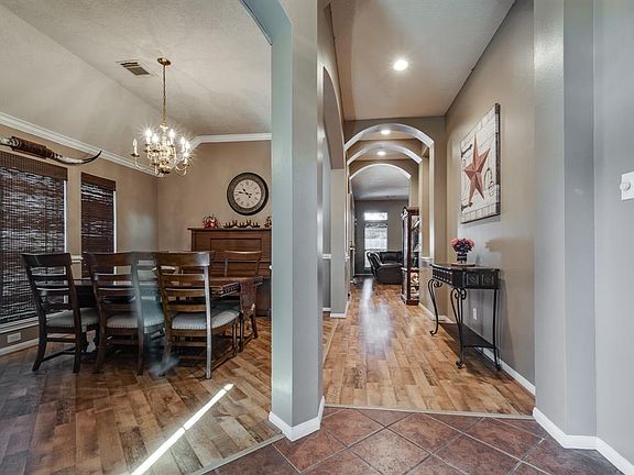 4th image of 2427 Bay Hill Dr