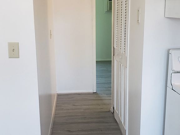 5th image of 1525 Schust Rd APT 5