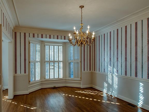 5th image of 102 Wentworth Ave