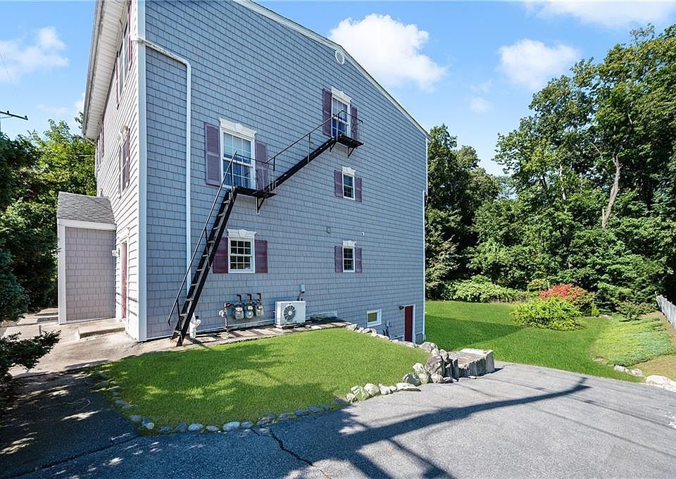 Condos At Pond 24 Stillwater Rd Smithfield RI Zillow