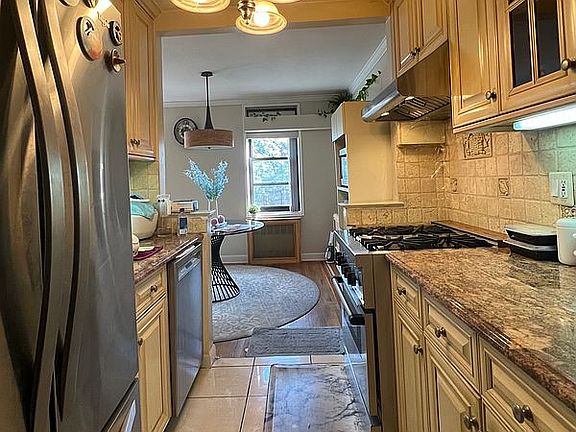4th image of 4325 Douglaston Pkwy APT 6B