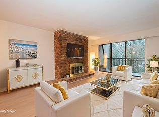 1385 Draycott Rd #307, North Vancouver, BC V7J3K9