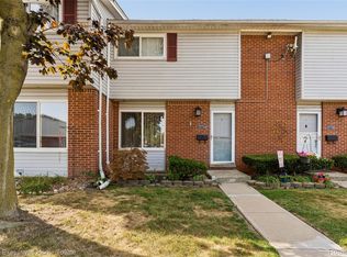 27734 Eastwick Sq, Roseville, MI 48066