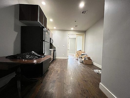 2nd image of 172 Irving Ave #1B