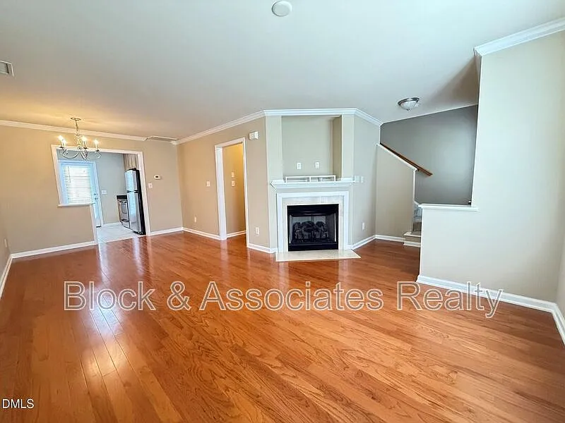 2 bed, 2.5 bath, $1,850 — Photo 3