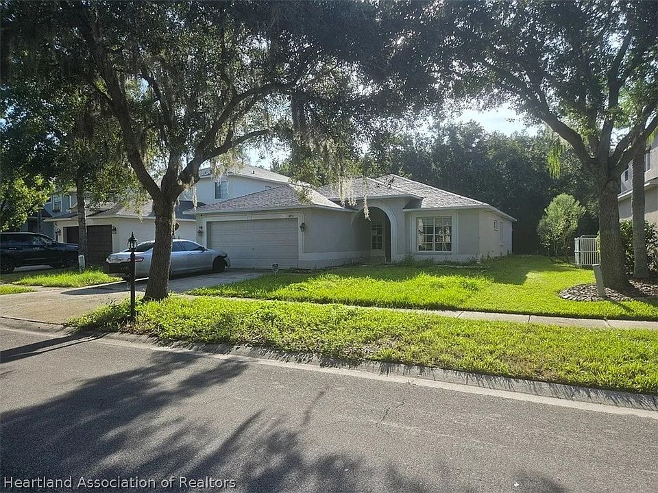 2nd image of 18151 Sandy Pointe Dr