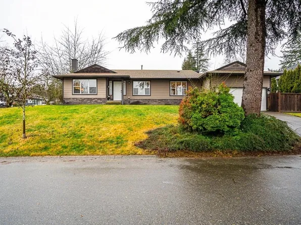 15825 101st Ave, Surrey, BC V4N 2S6