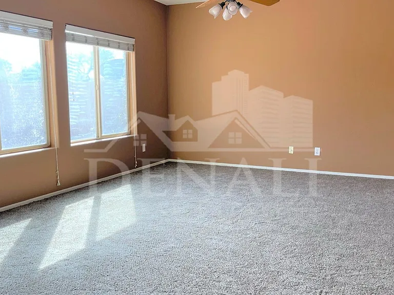 925 E Canyon Rock Rd — Photo 6