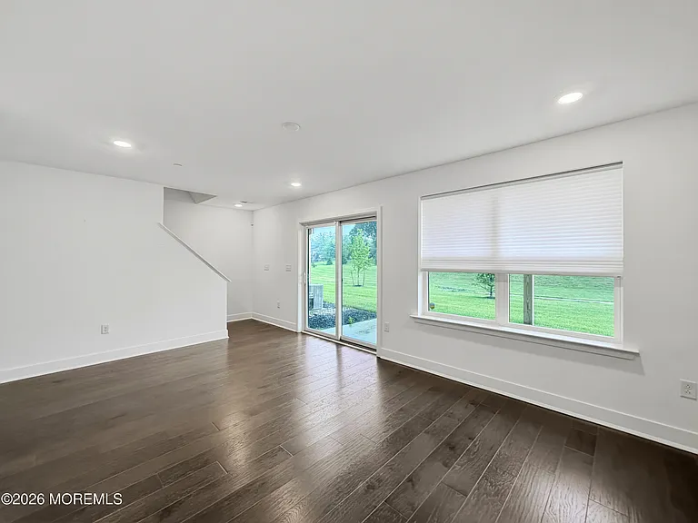 89 Bataan Ave — Photo 7