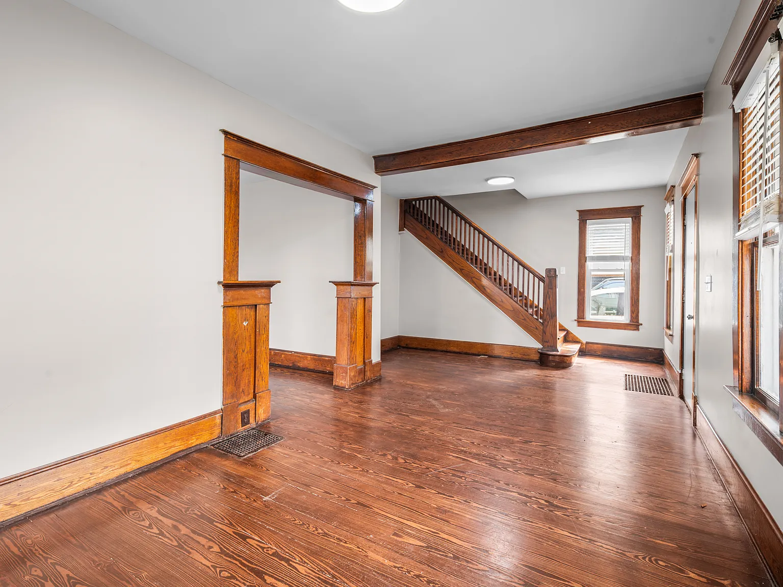 443 Hall St SE — Photo 4