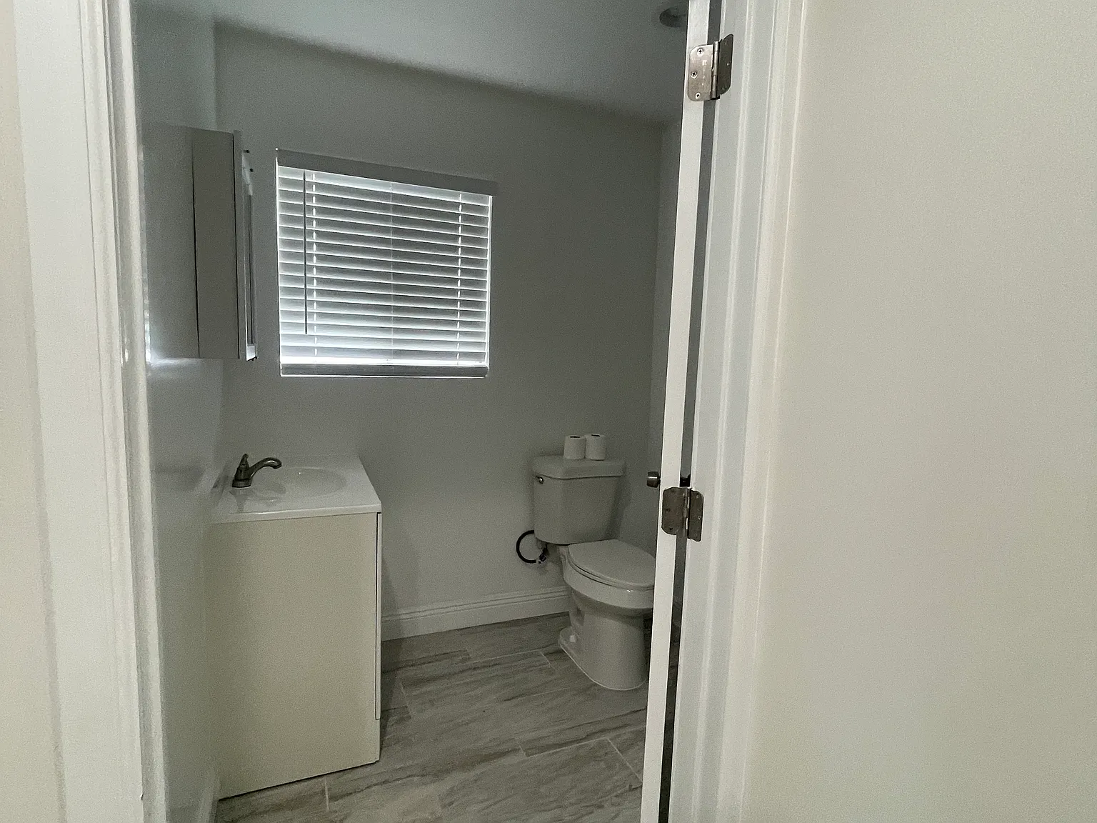 2 bed, 950 sqft, $2,500 — Photo 2