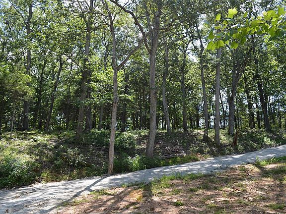 5th image of 47 Bubbling Brook Ct