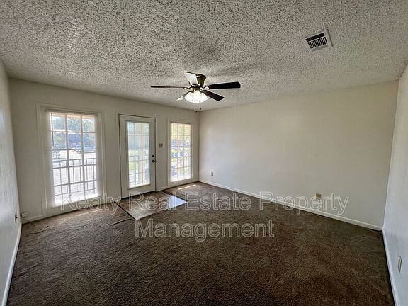 3rd image of 102D Country Ln
